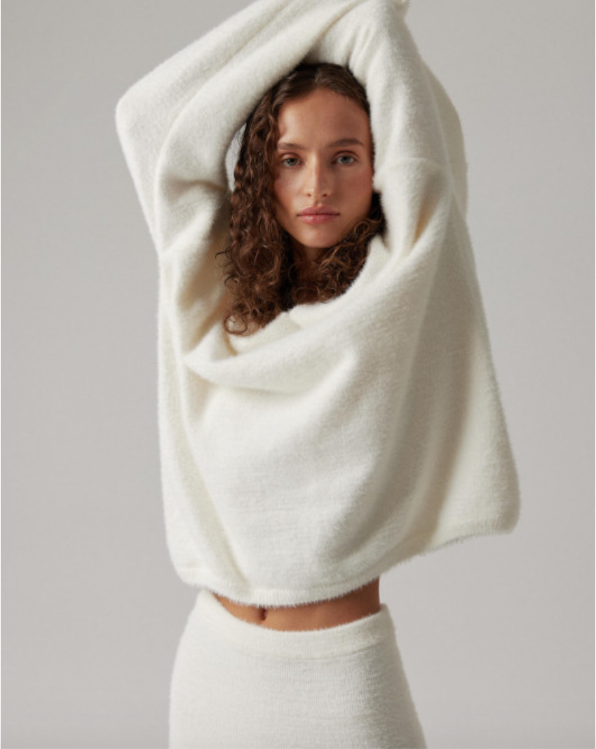 V-Necked Fluffy Yarn Jumper Syntia
