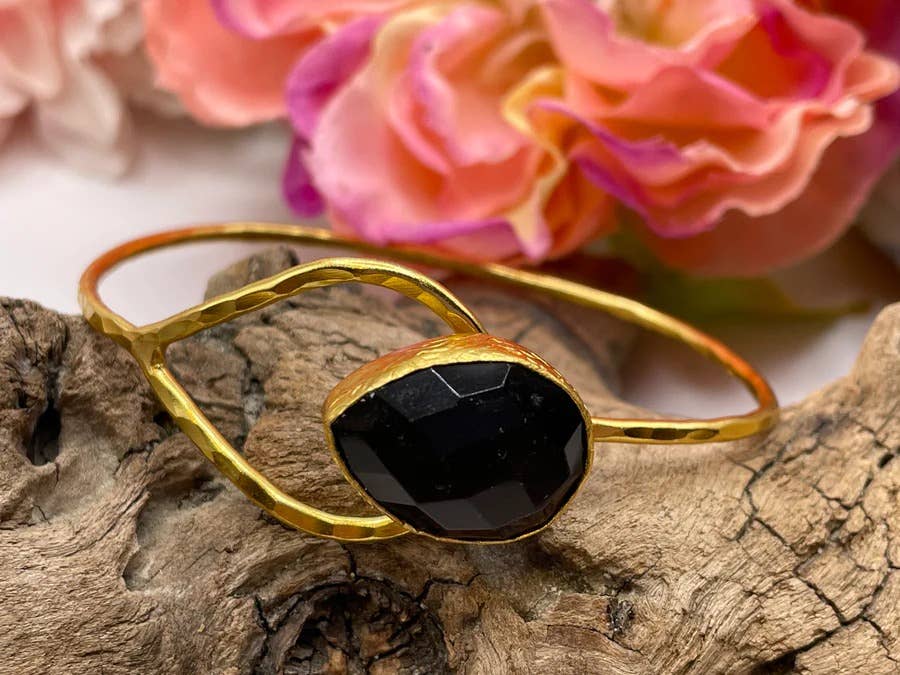 Closed Teardrop Bracelet - East Africa