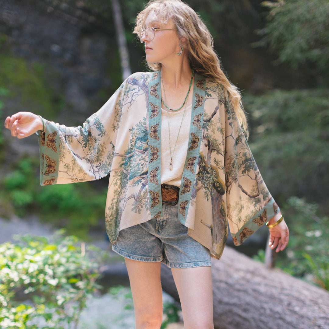 Earth & Sky Pixie Duster Cropped Kimono w/ Trees - Canada