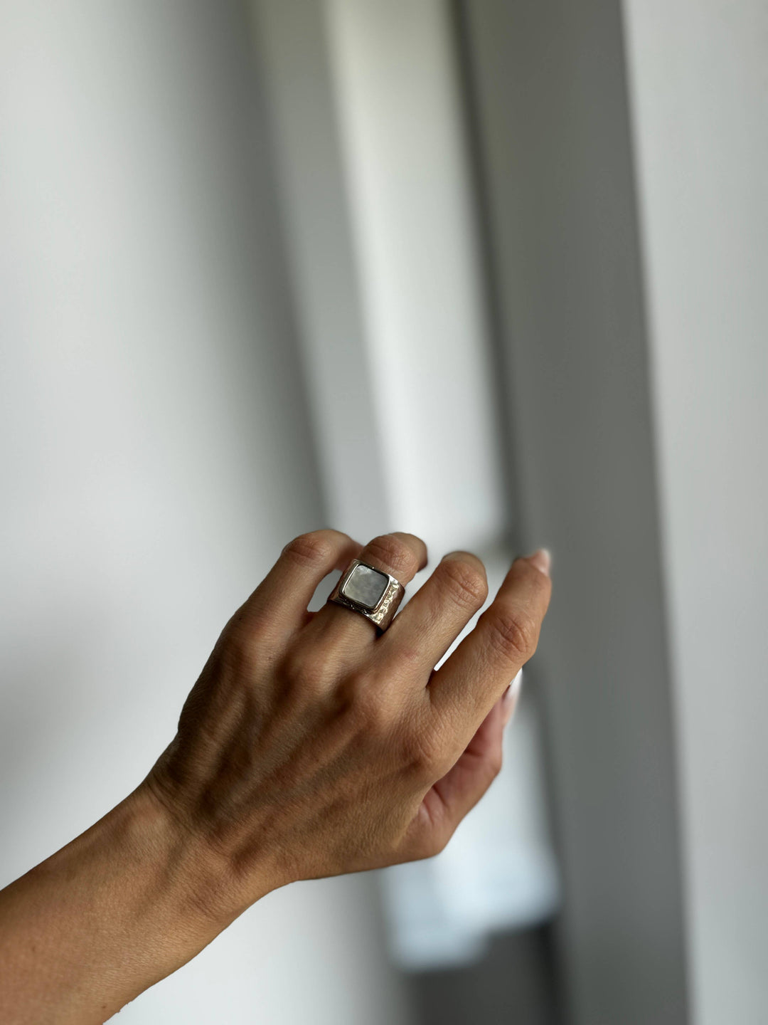 ÉCUME Mother of Pearl Square Cut Ring