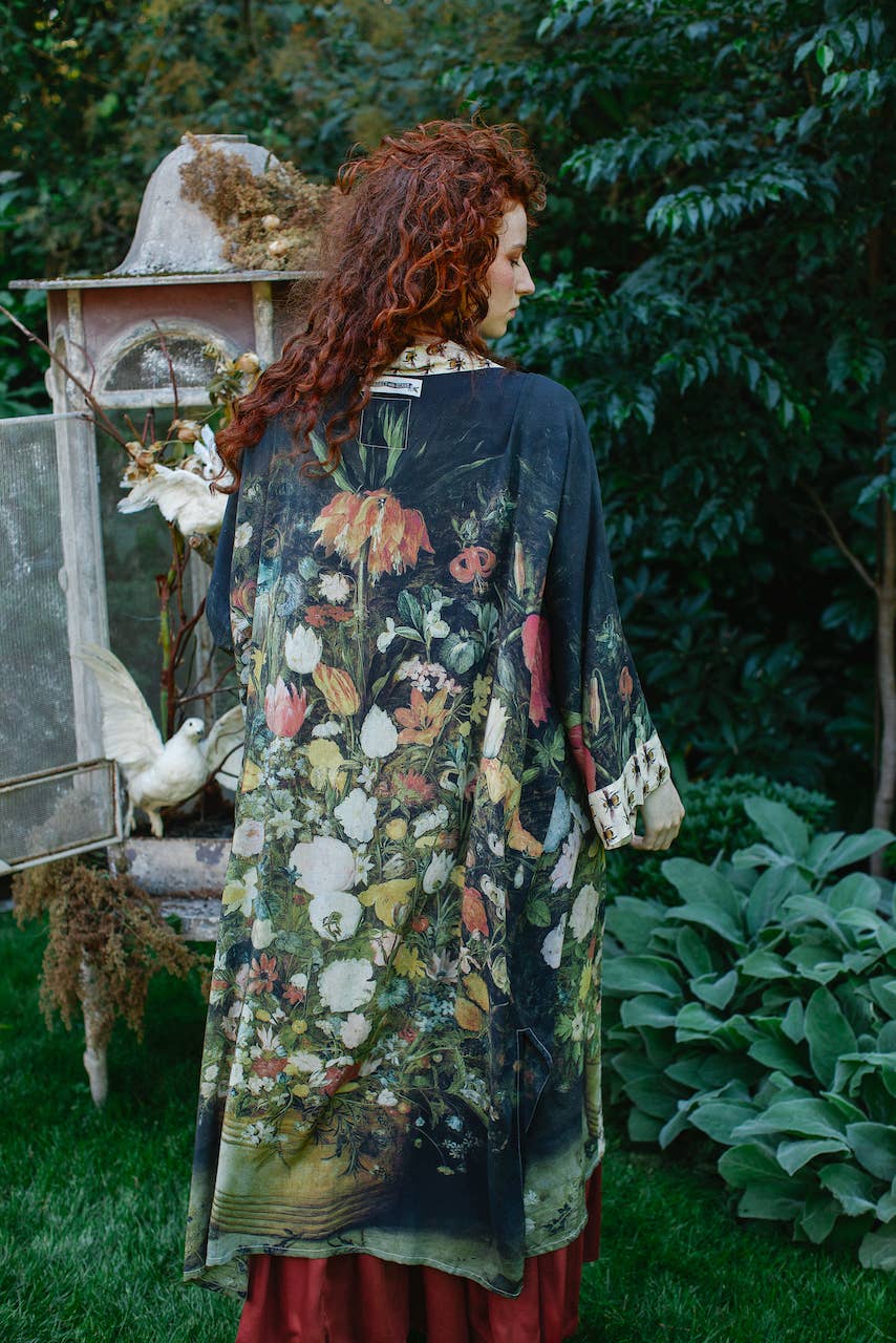 I Dream In Flowers Opera Duster Kimono Robe w/ Bees