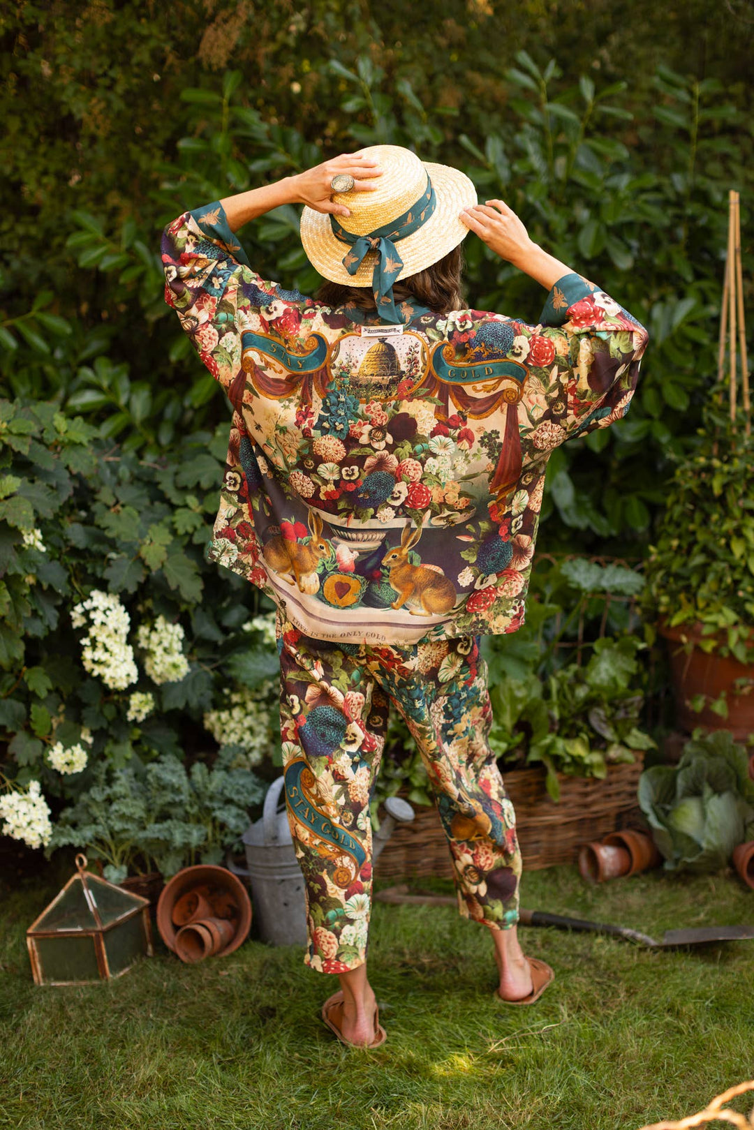 Stay Gold Pixie Duster Cropped Kimono w/ Rabbits and Bees - Canada