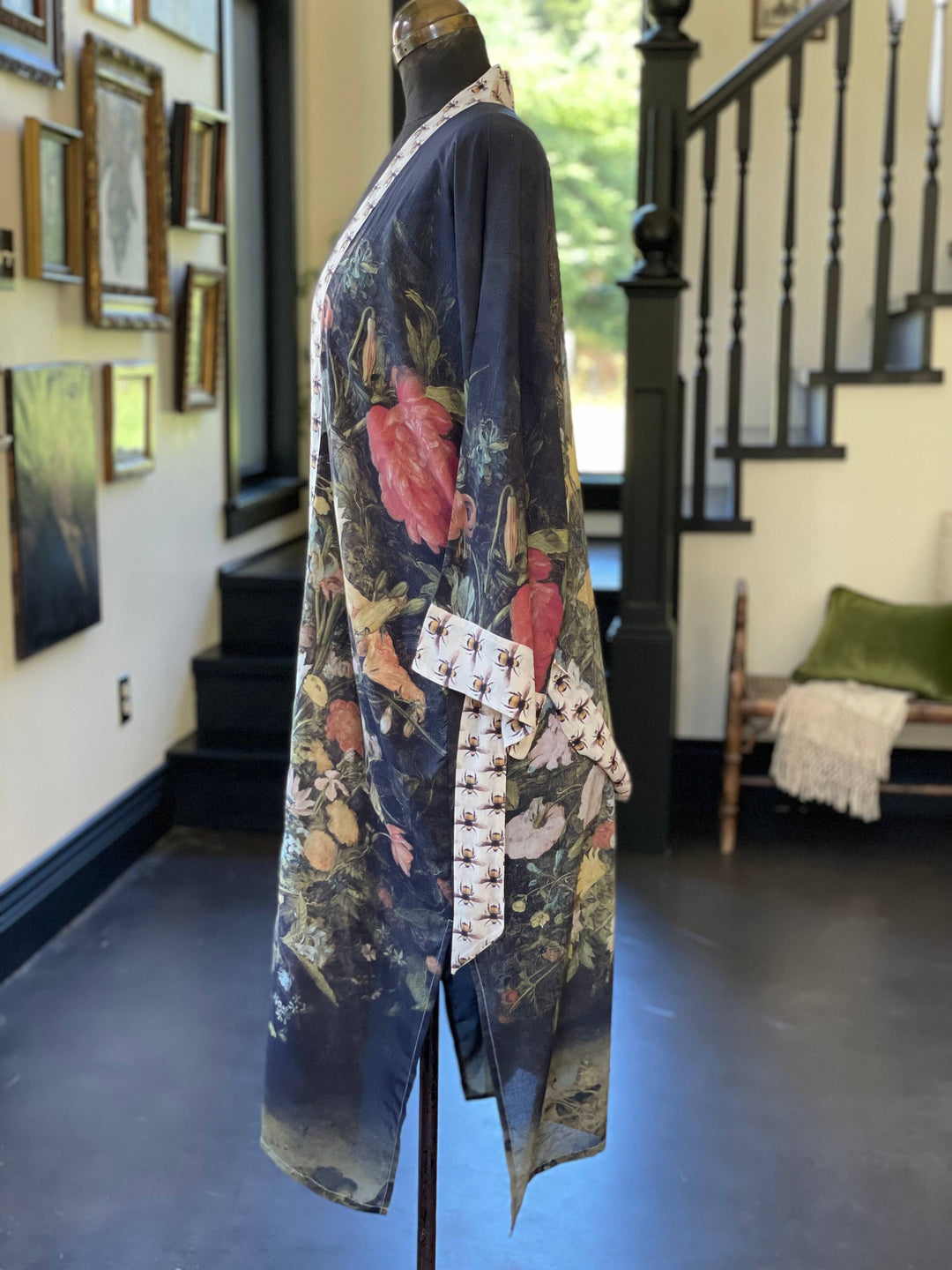 I Dream In Flowers Opera Duster Kimono Robe w/ Bees