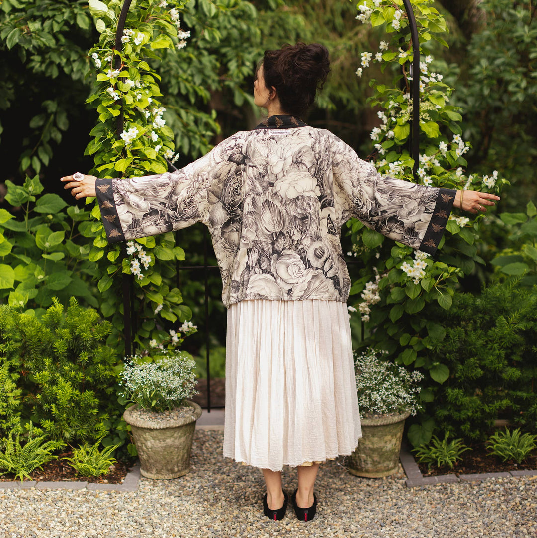 Honey & The Moon Pixie Duster Crop Kimono w/ Florals & Bees
