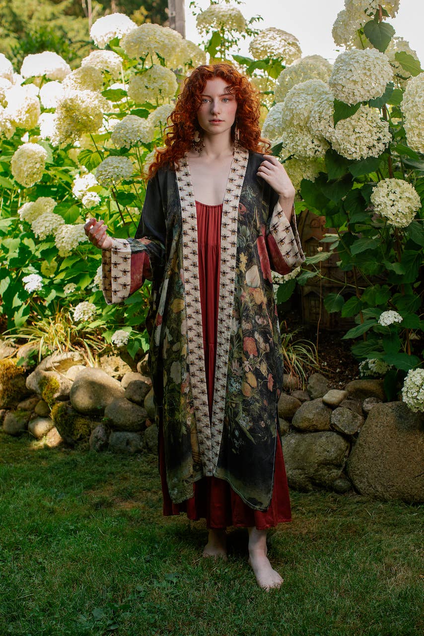 I Dream In Flowers Opera Duster Kimono Robe w/ Bees