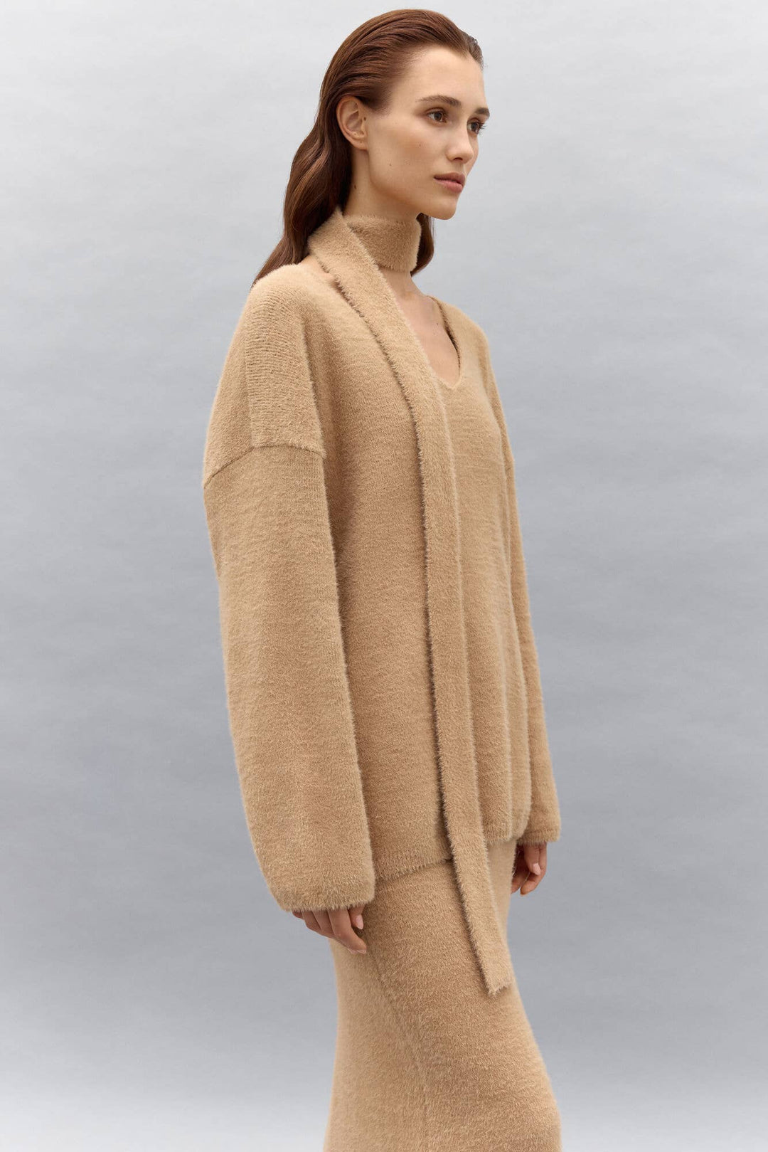 V-Necked Fluffy Yarn Jumper Syntia