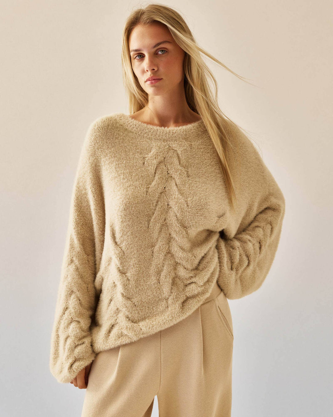Oversized Sweater in Soft Fluffy Yarn Aria