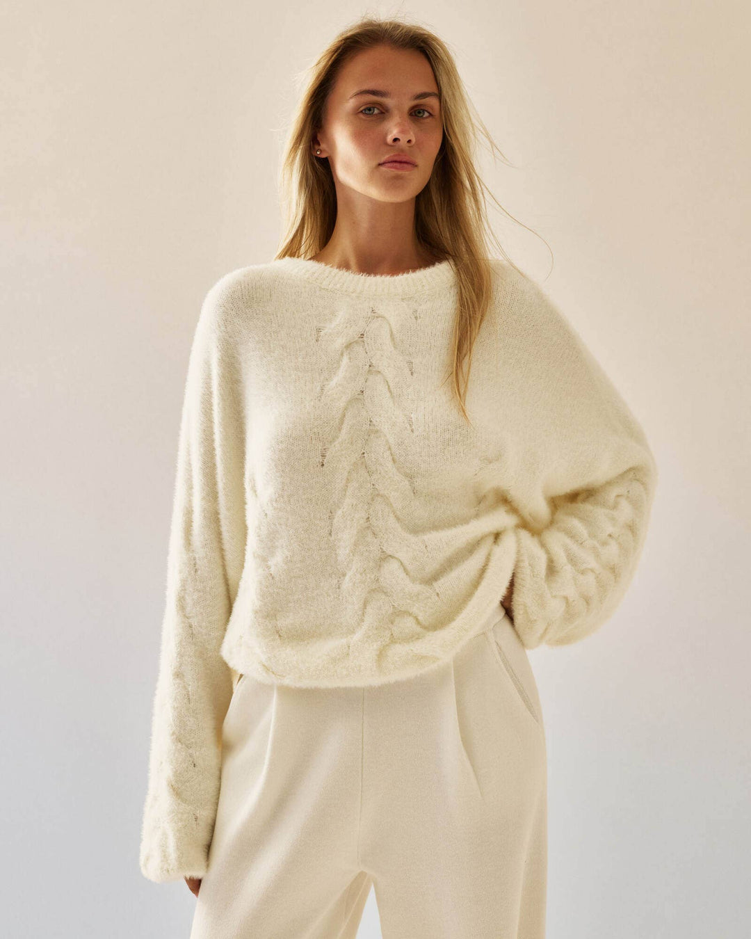 Oversized Sweater in Soft Fluffy Yarn Aria