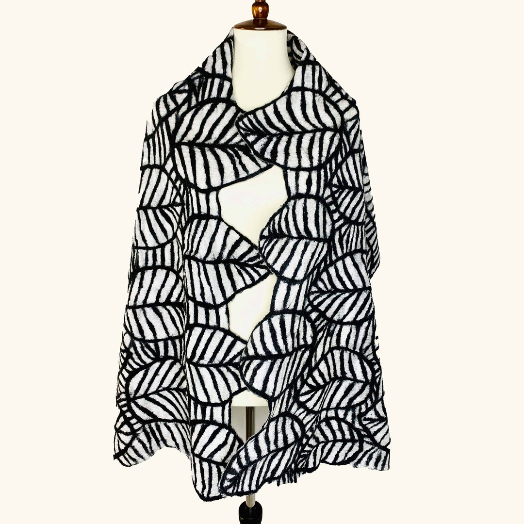 Outlined Leaf Wrap