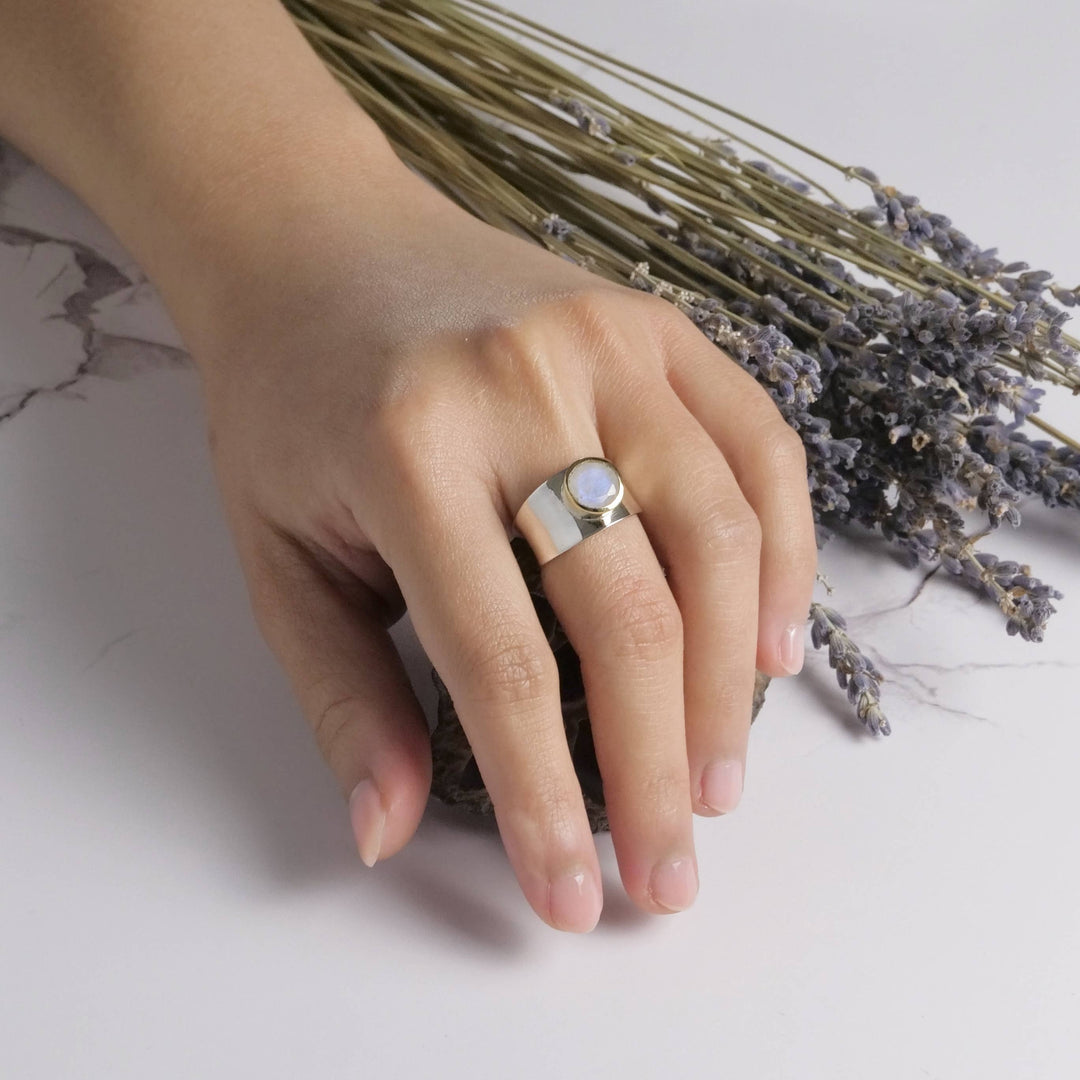 Sterling Silver Moonstone Band Ring - India