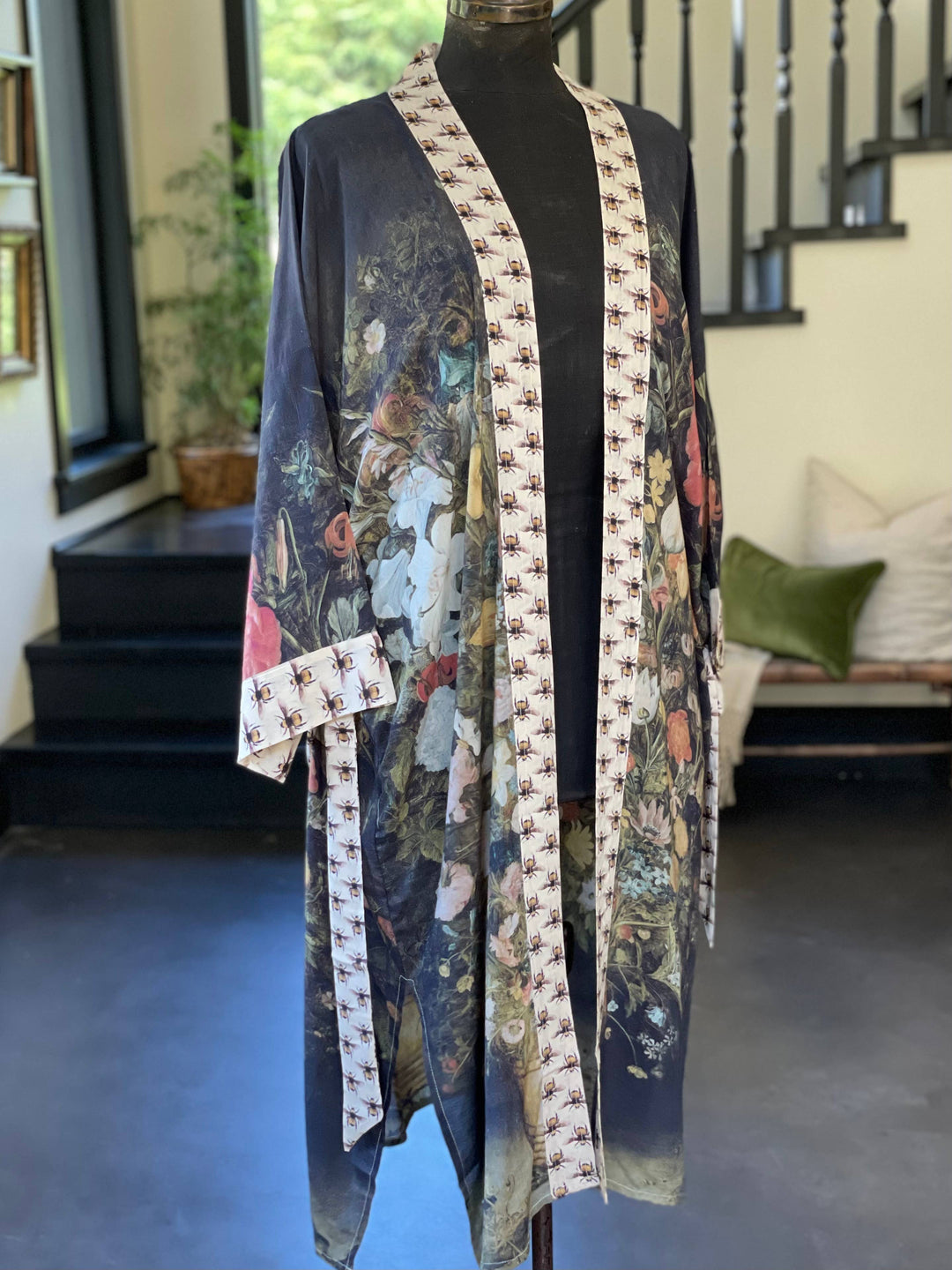 I Dream In Flowers Opera Duster Kimono Robe w/ Bees