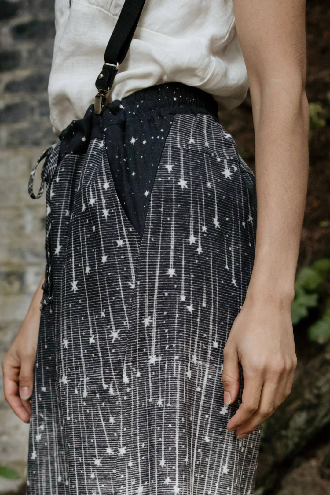 Stargazer Linen Cropped Artist Pant with Falling Stars Print