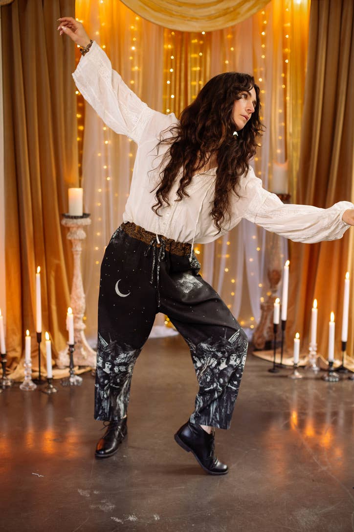 The Guardians Artist Pant w/ celestial print & angels