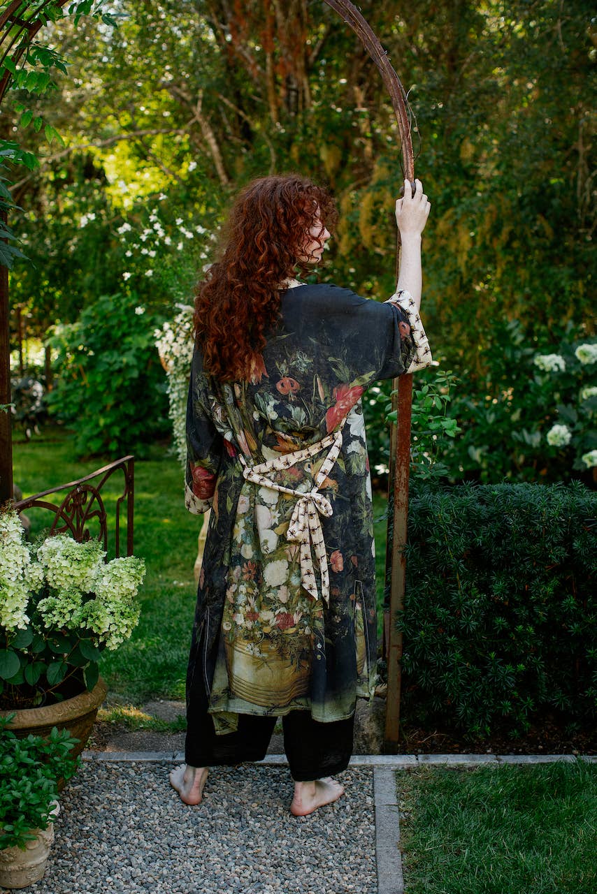 I Dream In Flowers Opera Duster Kimono Robe w/ Bees