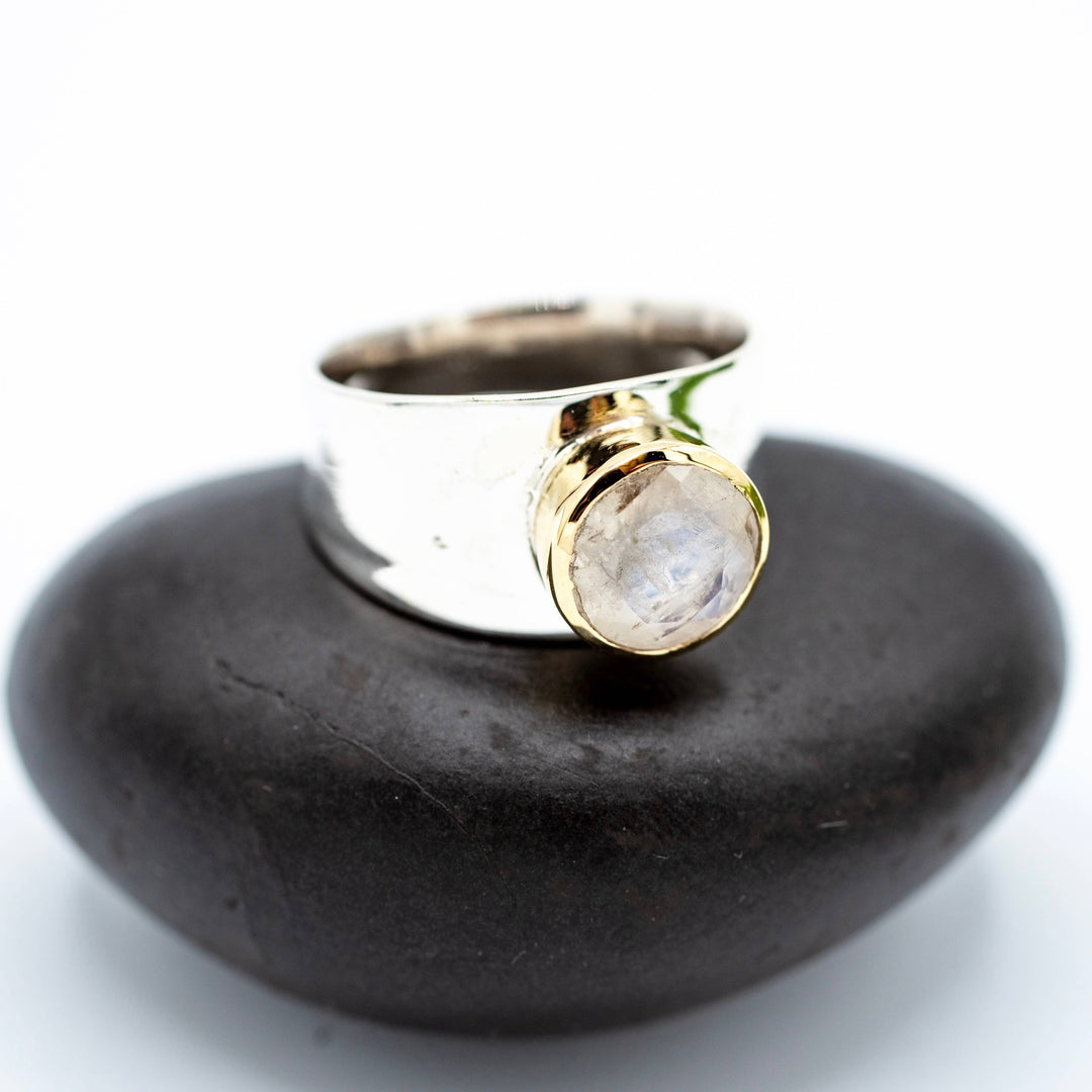 Sterling Silver Moonstone Band Ring - India