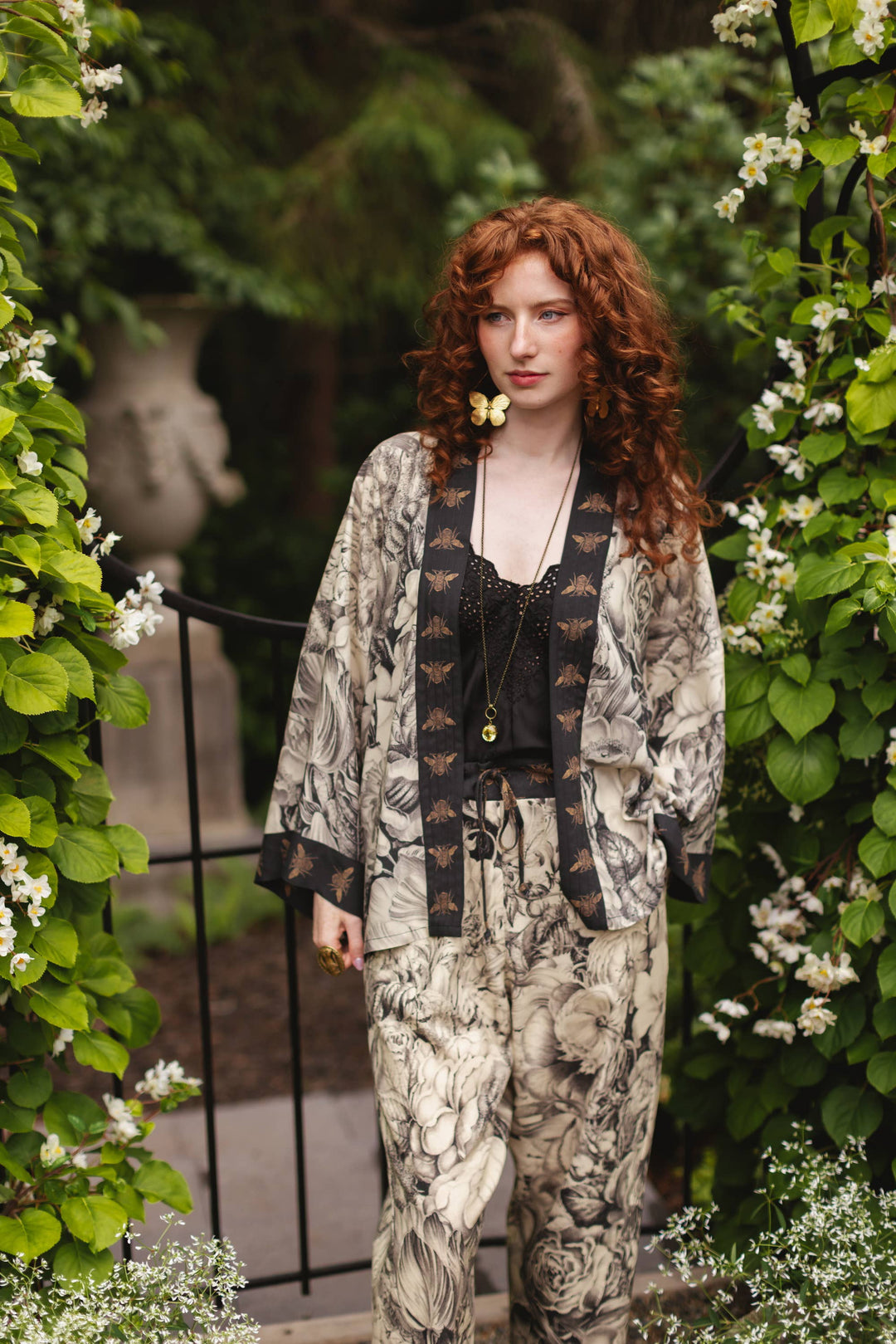 Honey & The Moon Pixie Duster Crop Kimono w/ Florals & Bees
