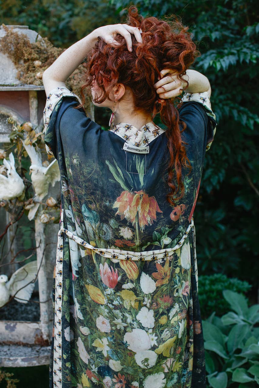 I Dream In Flowers Opera Duster Kimono Robe w/ Bees