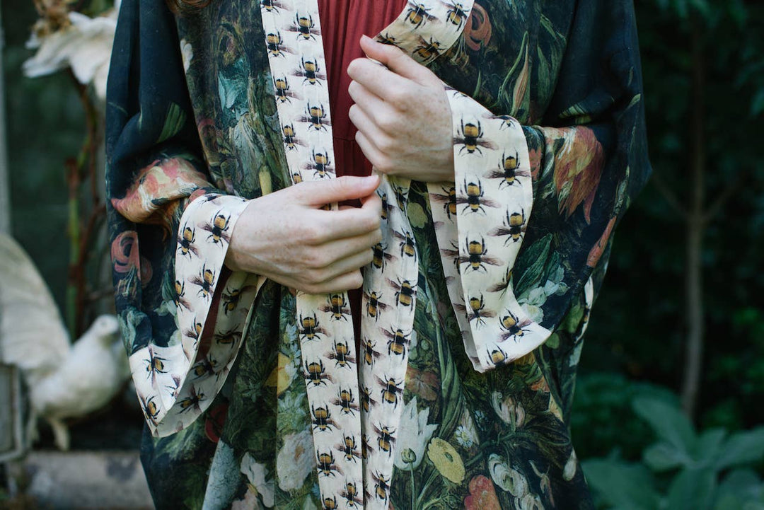 I Dream In Flowers Opera Duster Kimono Robe w/ Bees