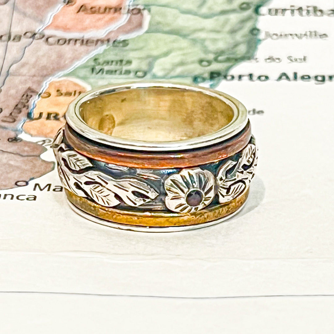 Carved Leaf & Garnet Sterling Silver Meditation Ring - Rajasthan, India